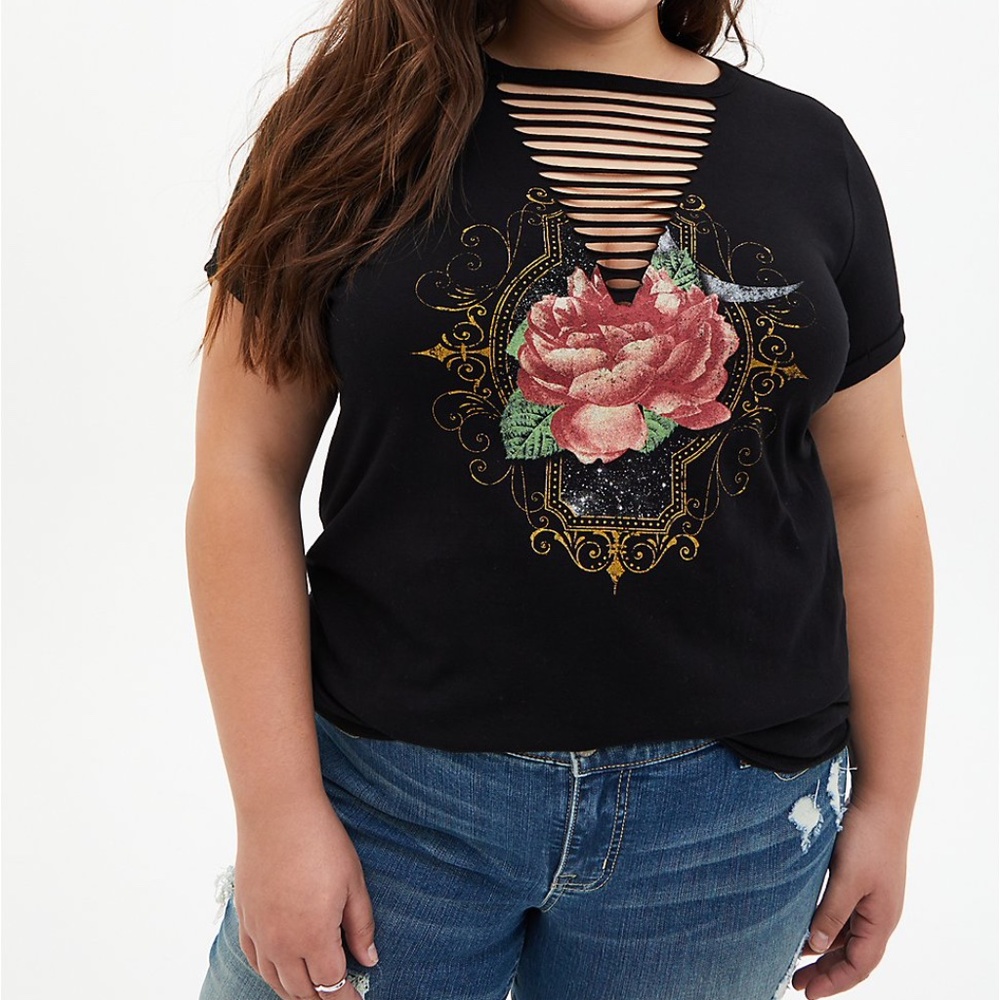 TORRID CLASSIC FIT SLASH TEE - FLOWER MOON BLACK